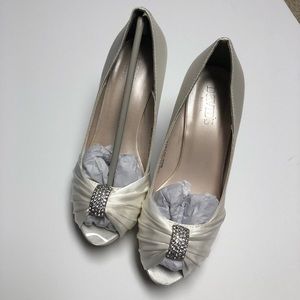 NEVER WORN David’s Bridal Heels